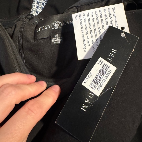 Betsy & Adam-NWT Black & Beige Off The Shoulder Fit & Flare Cocktail Mini Dress - Picture 3 of 4